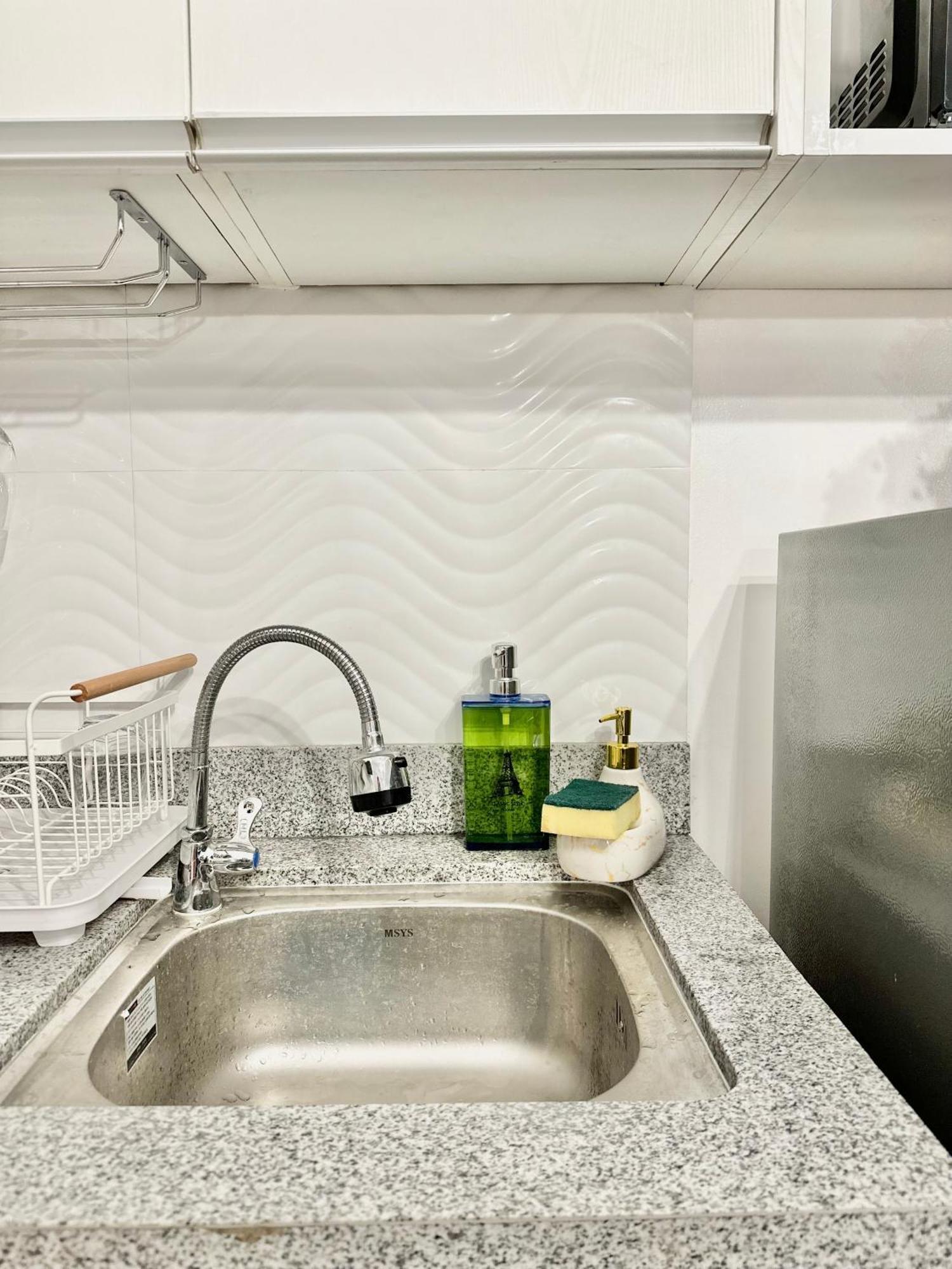 Aesthetic One Bedroom Beside Sm W Pool, Wifi And Netflix Cagayan de Oro Exteriör bild